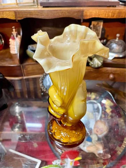 Jarra opalina antiga - Mão com Cornucópia