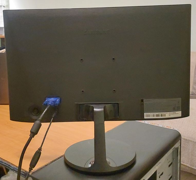 Монітор 19 дюймів Samsung S19F355HNI