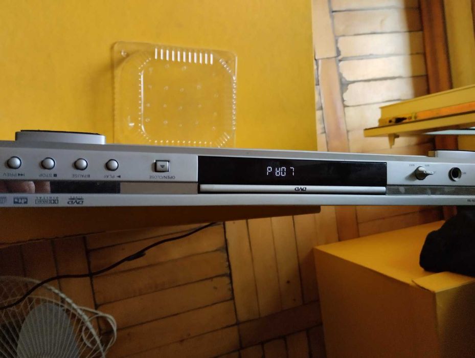 ДВД видеоплейер ДЭУ в хорошем рабочем состояниию