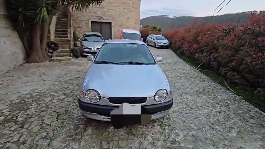 Toyota corolla 2.0 com a revisão feita embraiagem nova  e bateria...