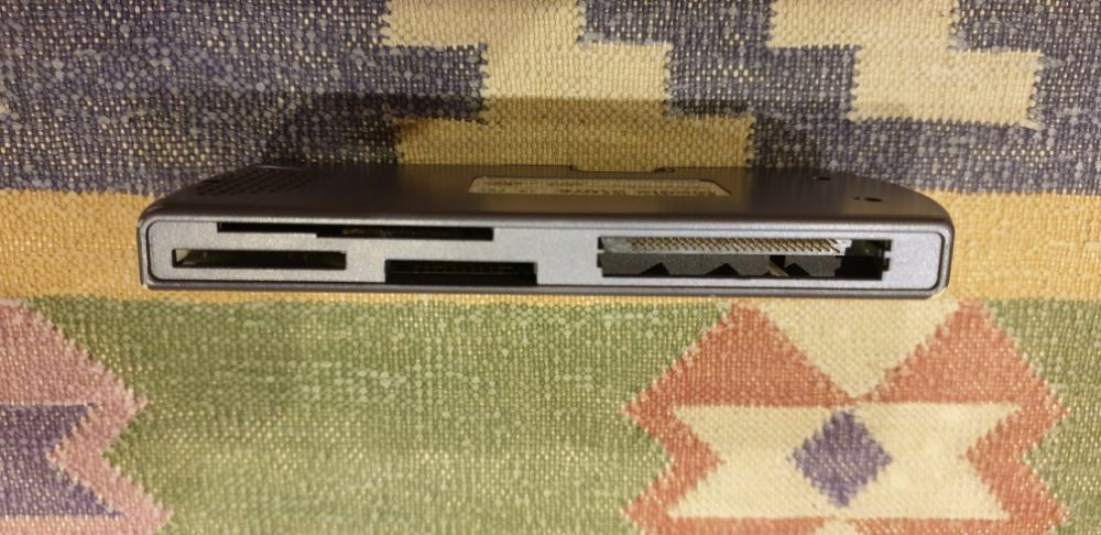 Portable 8-in-1 USB Card Reader64751082861569123