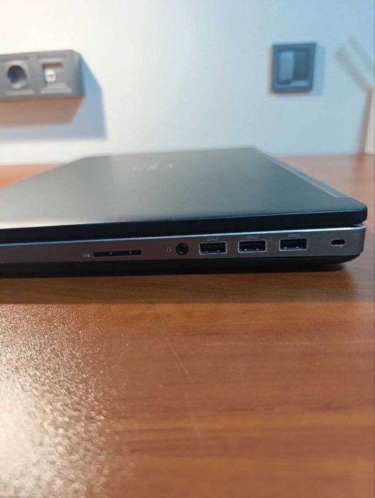 Ноутбук Dell Precision 7520 потужна робоча машина