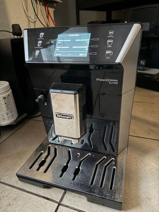 Delonghi Primadonna Class Не обслужена. 2018. Молочник у комплекті