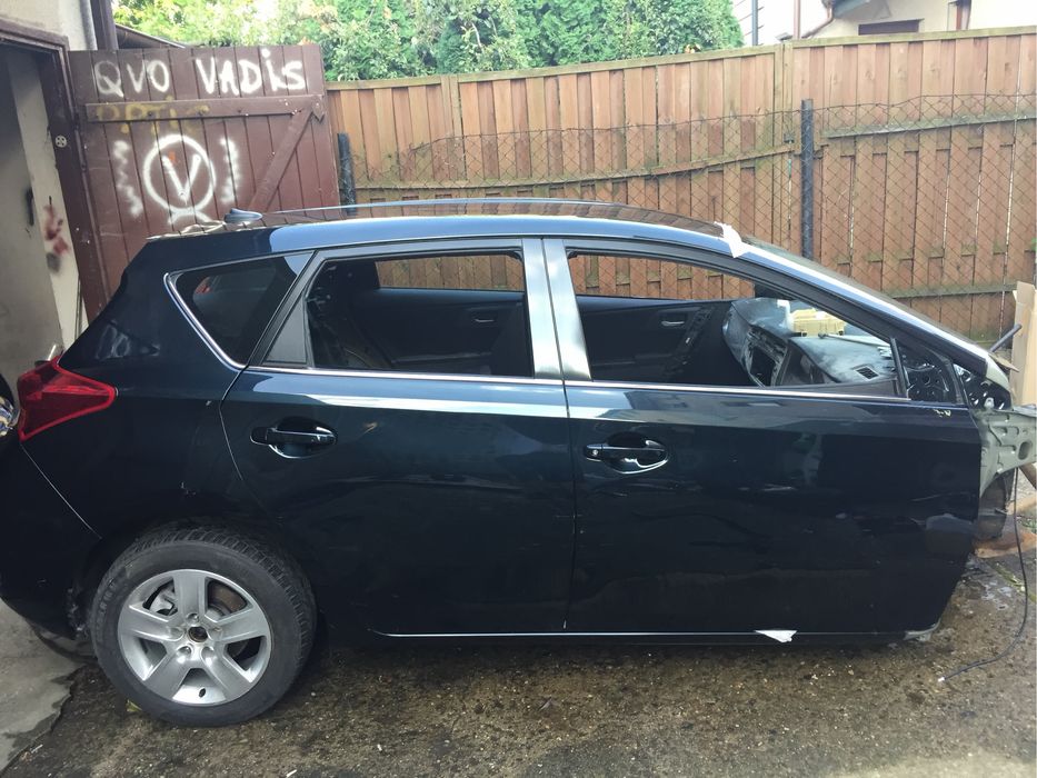 Karoseria Toyota Auris II