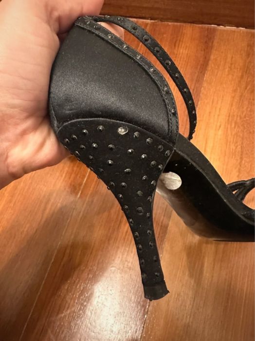 Sapato preto stilleto Zara