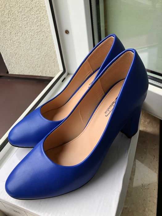 czółenka chabrowe na słupku 36