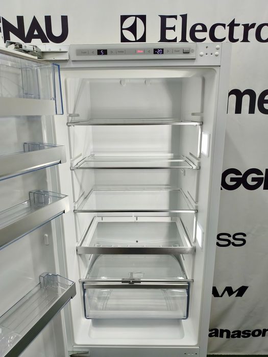 Вбудований двокамерний холодильник Neff Siemens hyperFresh plus, Germany, A+++