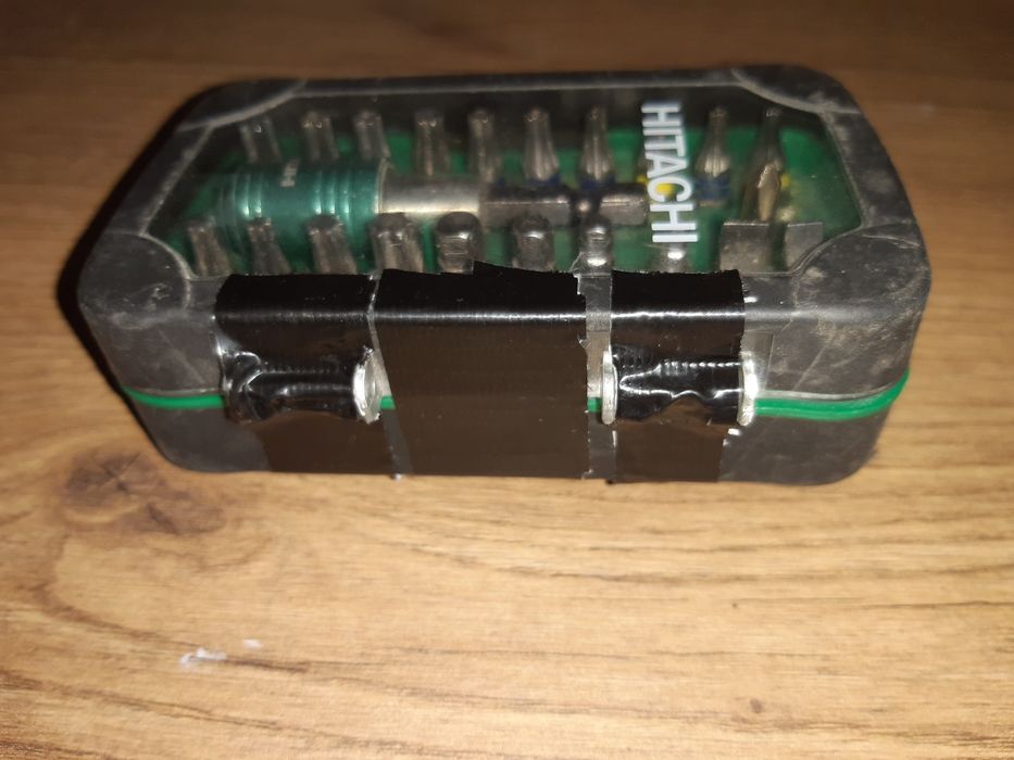 HITACHI - Zestaw 31 bitów, wkrętaków z głowicą automatyczną -jak NOWE.
