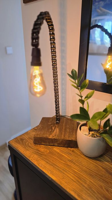Lampa indystrialna z łańcucha, ręcznie robiona, drewno, smart