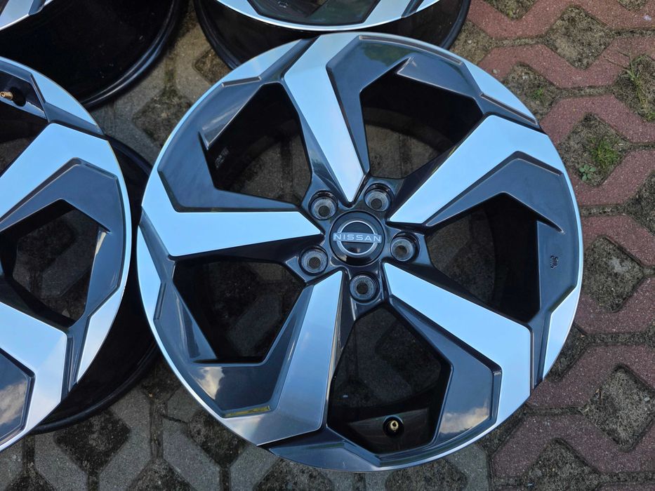 Oryginalne felgi aluminiowe z czujnikami ciśnienia NISSAN QASHQAI J12 18" 5x114,3