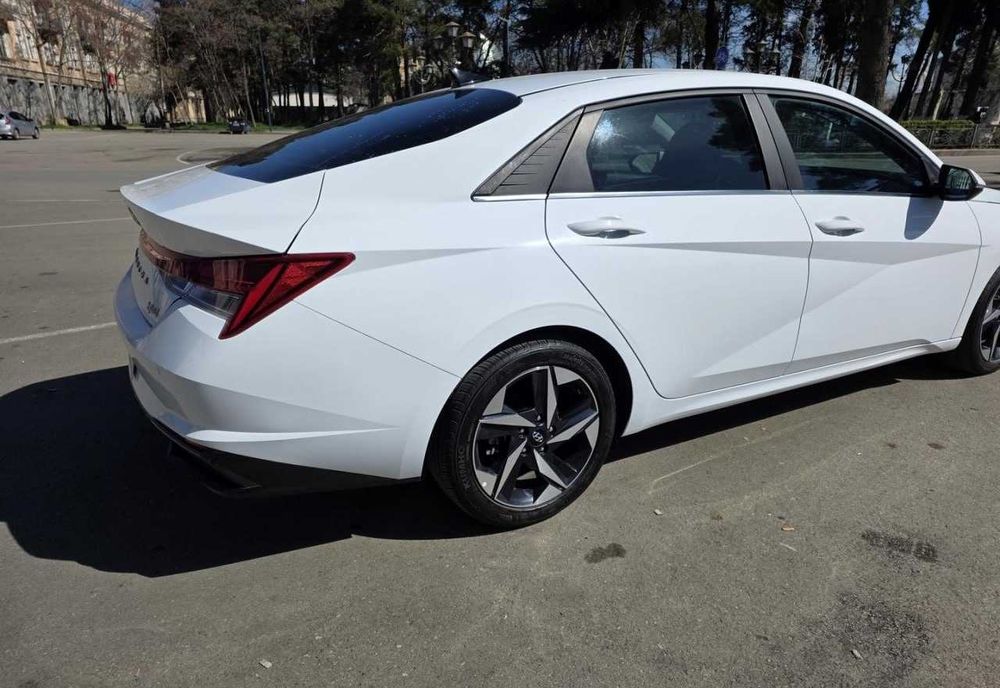 Hyundai Elantra 2022 Hybrid