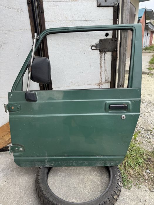 Двері до Suzuki Samurai