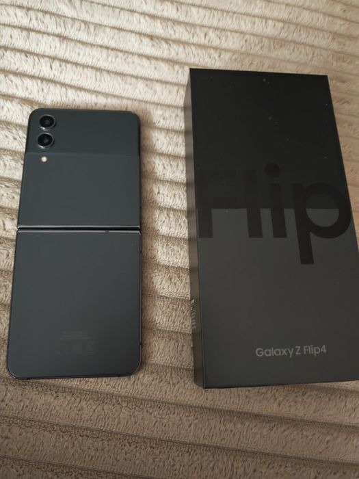 Samsung Galaxy Z Flip4