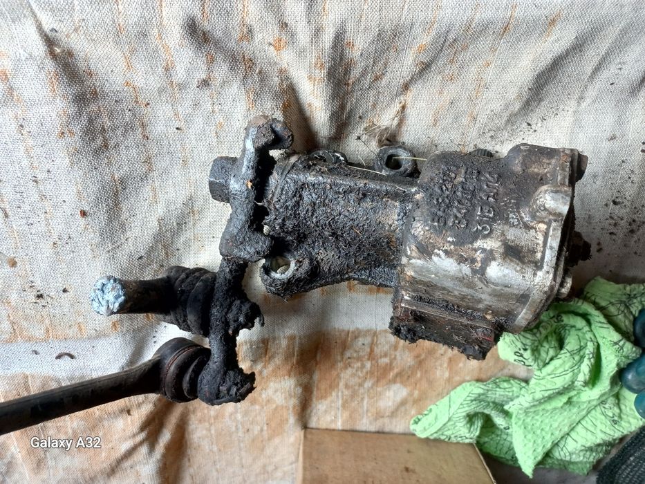 Задній міст в комплекті 2102 і різне