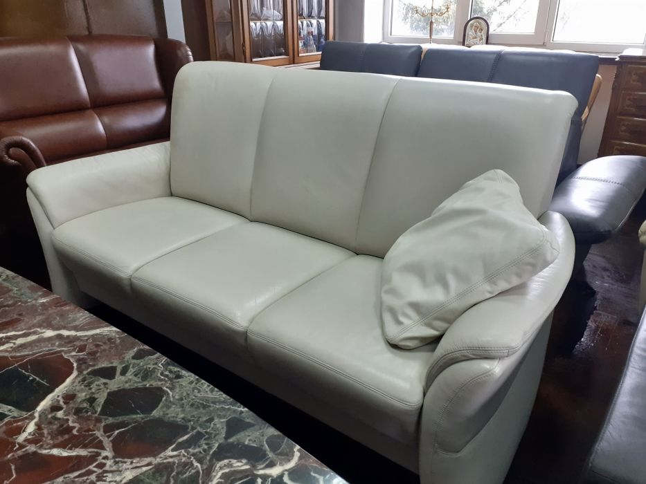 Шкіряний диван трійка з Німеччини.