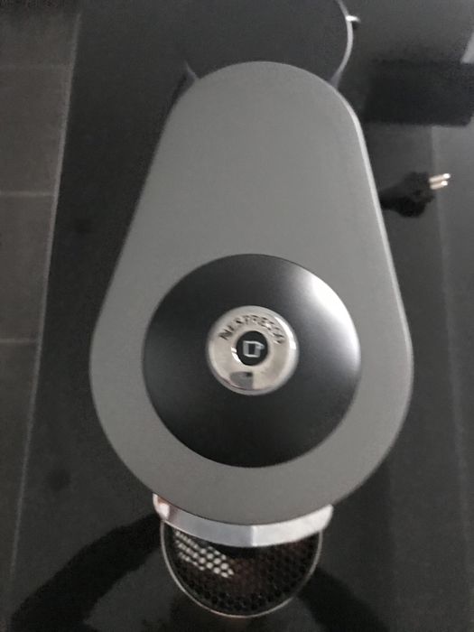 Máquina de café nespresso vertuo plus delux