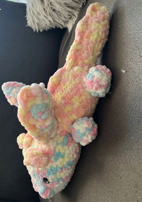 Smok rękodzieło robiony na szydełku