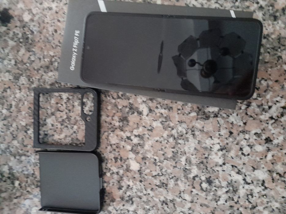Telemóvel Samsung Z Flip 7FE