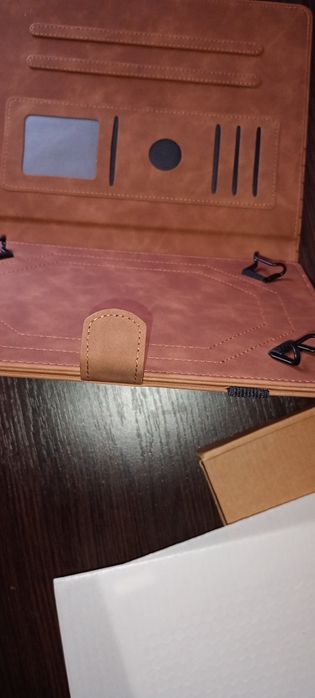 Шикарный чехол для планшета 10.+ Два защитных стекла.