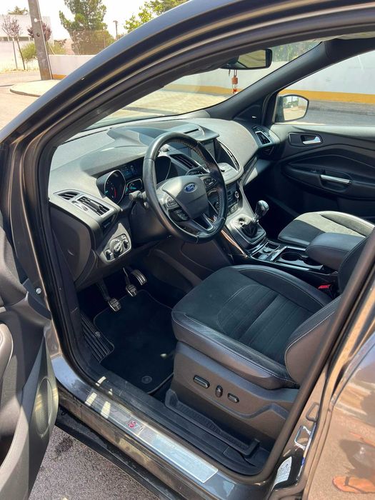 Ford Kuga 1.5 TDCi ST-Line 120 CV | Nacional | Muito Equipado