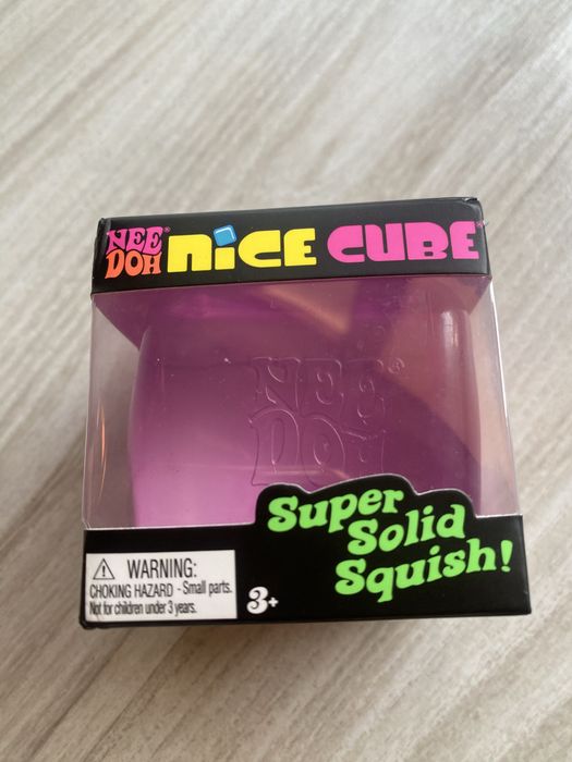 Oryginalny NeeDoh Nice Cube fioletowy