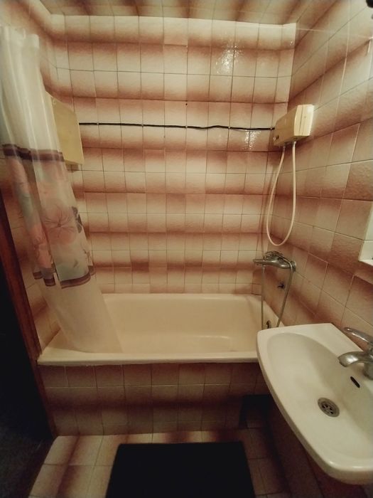 Сдам хорошую 2 комнатную квартиру! Метро!