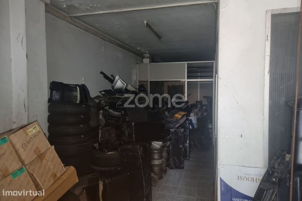 Garagem Rua Pedro Hispano