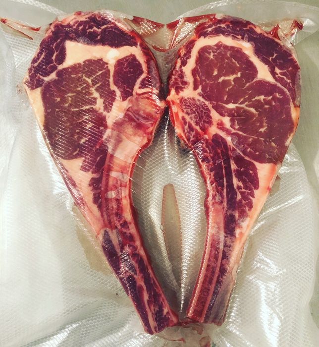 Стейк Рибай на кости-680 грн/кг, Каре , Томагавк