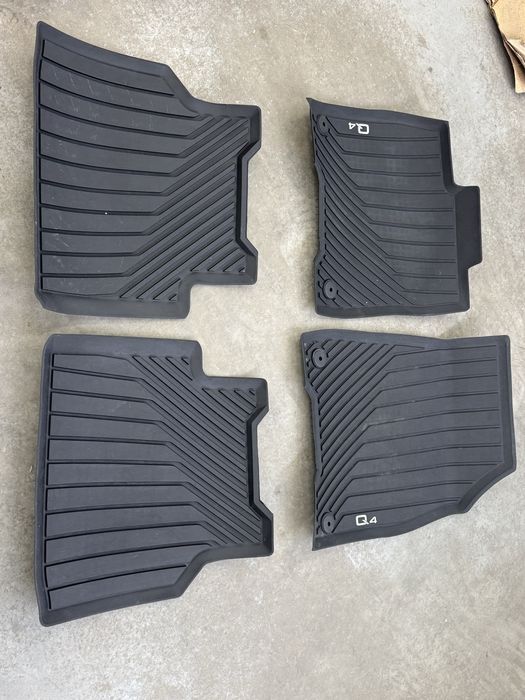 Оригінальні килимки Audi Q4