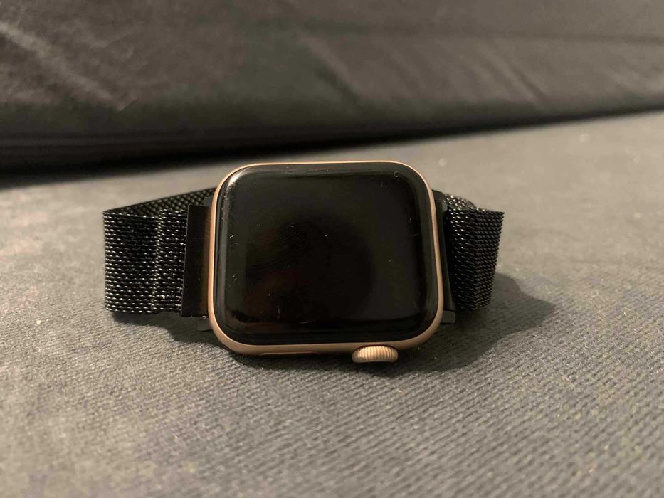 Apple Watch Series 5 40mm GPS Pink Gold (Różowe Złoto)