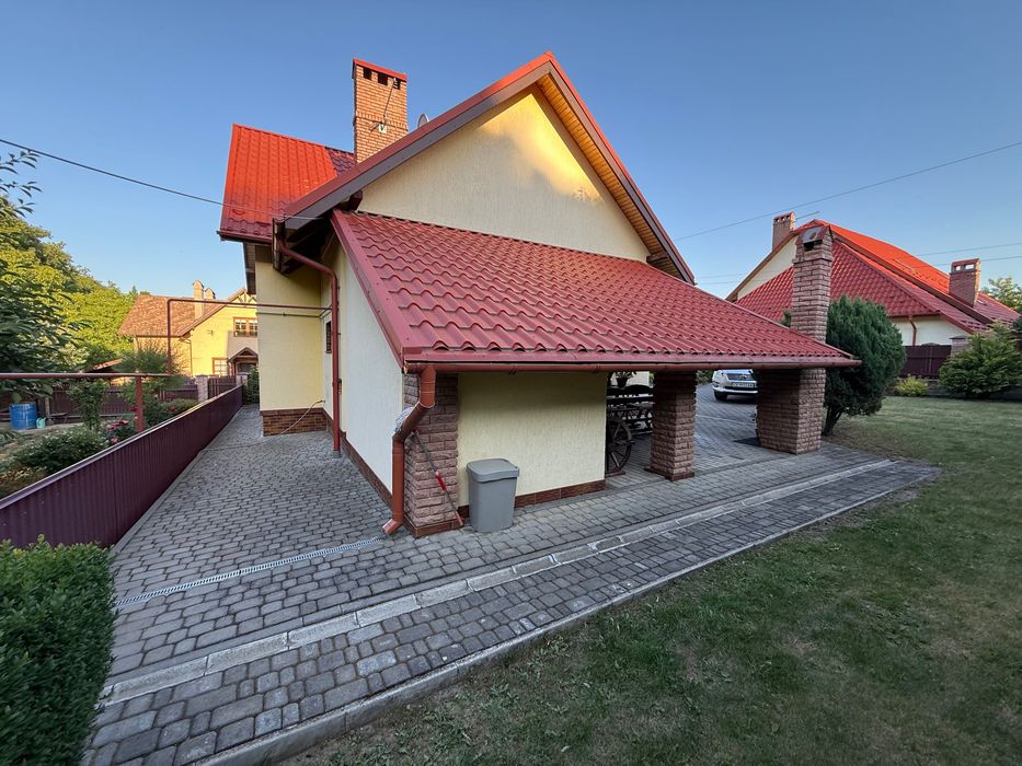 Продаж будинку по вулиці Романця.