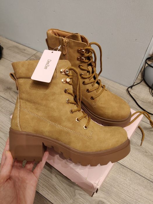 Trzewiki sznurowane camel DeeZee, rozmiar 39/ 25,5 cm