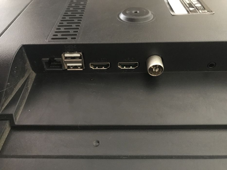 Satelit 42F9100ST Smart TV ( с інтернетом )