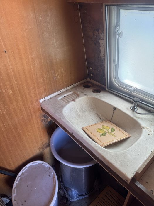 Caravana    Em bom  estado