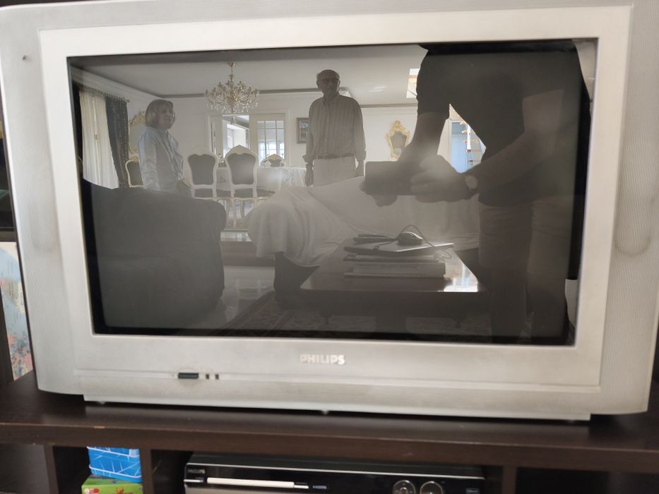 TV Philips  em ótimo estado