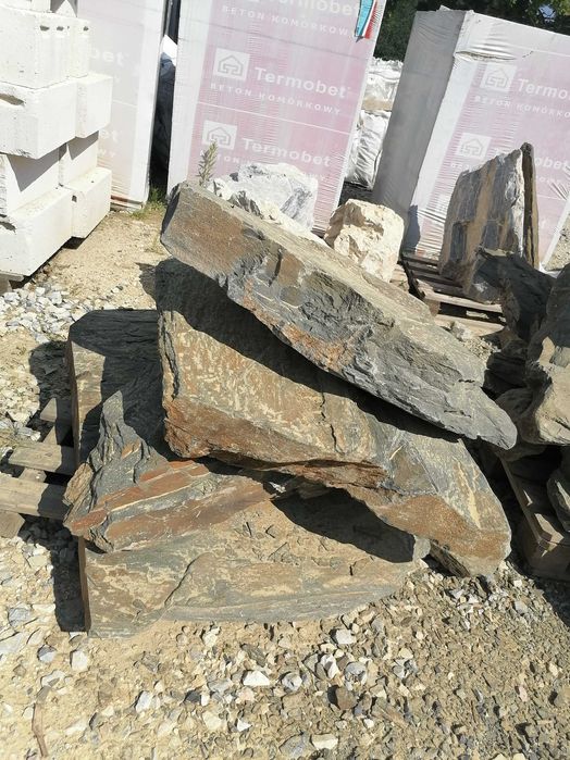 Łupek szarogłazowy księżycowy duże płyty kamień naturalny na kaskadę