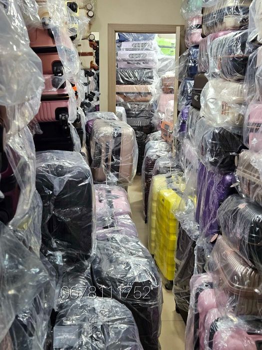 ДЕШЕВО ! Валізи чемоданы сумки на колесах ручна поклажа