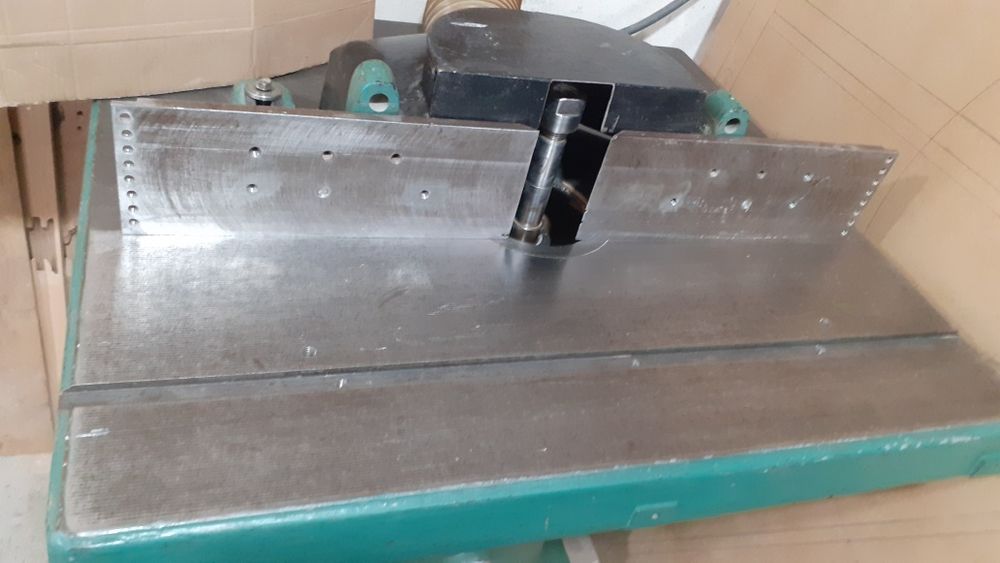 Фрезерний  верстат