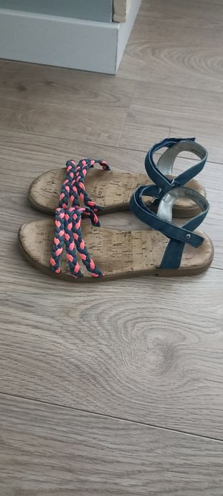 Sandałki dziewczęce 2 pary rozm. 35 i 36