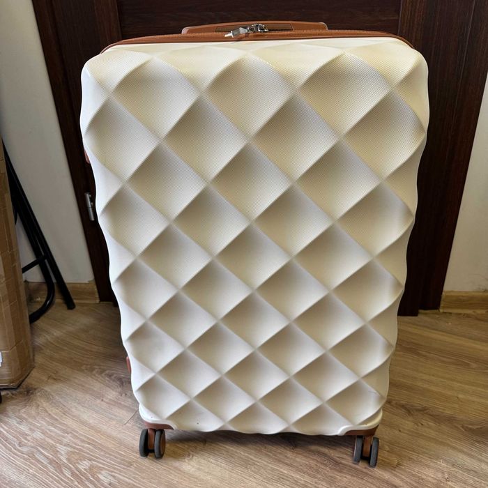 BRITISH TRAVELLER K2395L Duża Walizka podróżna 91l zamek TSA 4 kółka