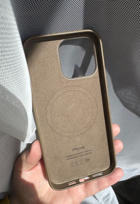 Чохол на iPhone 15 Pro Max (коричневий)