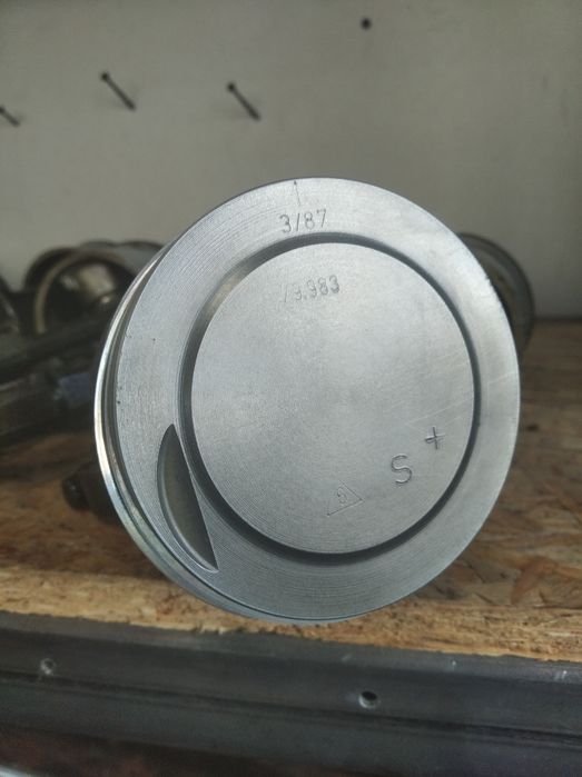 Tłoki m20b25 m20b20 m20b23 m20b27 części m20 wał BMW e30 e21 E34 rekin