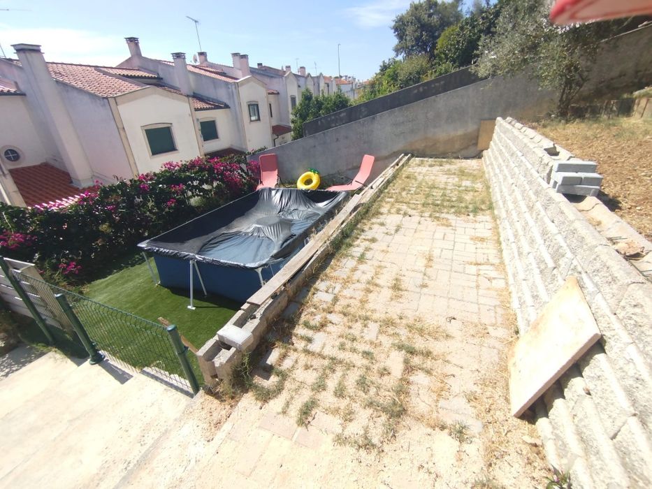 MORADIA T3 com  Garagem e Jardim -  Santa Clara , Coimbra 
SANTA CLARA, COIMBRA