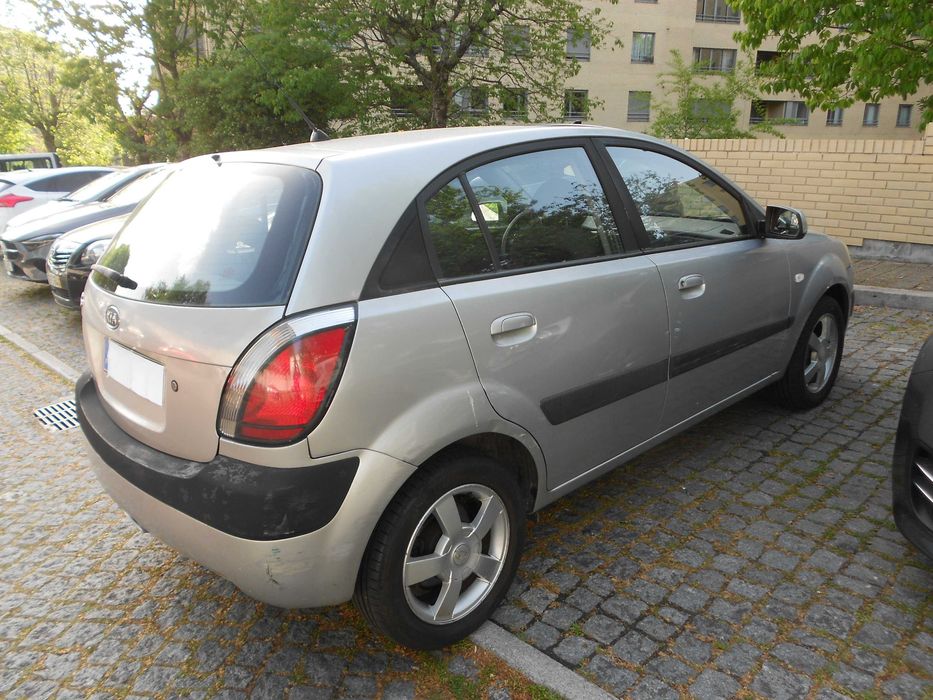 KIA  RIO  1.4   97 Cv  em  bom  estado  geral