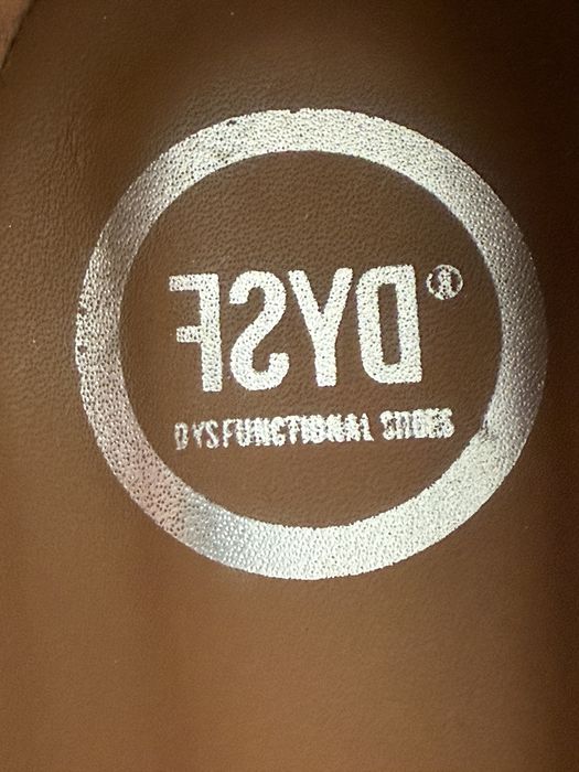 Sapatos de pele DYSF 38