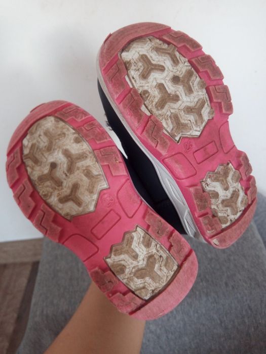 4 pary bucików dziewczęcych