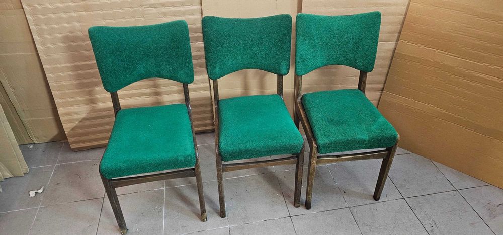 Krzesła  projektu Hałasa motylki