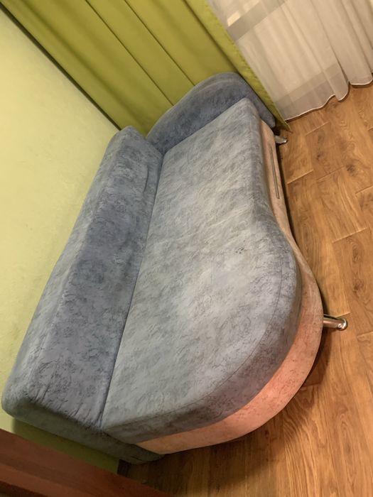 Диван розкладний із спальним місцем