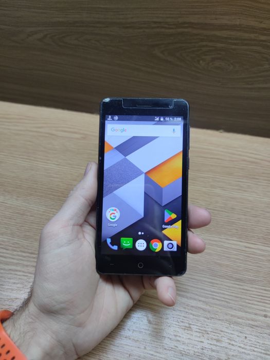 Смартфон Ergo B500 first роутер WiFi модем