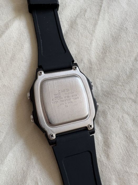 Наручний годинник Casio w-800h